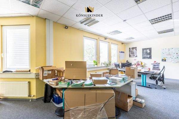 Büro EG