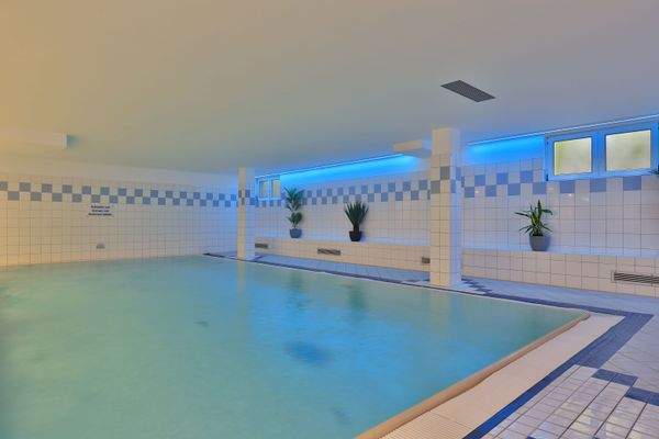 hauseigenes Schwimmbad