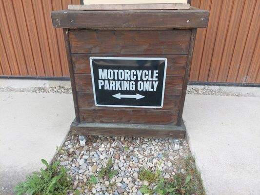 Nebengebäude Garagen