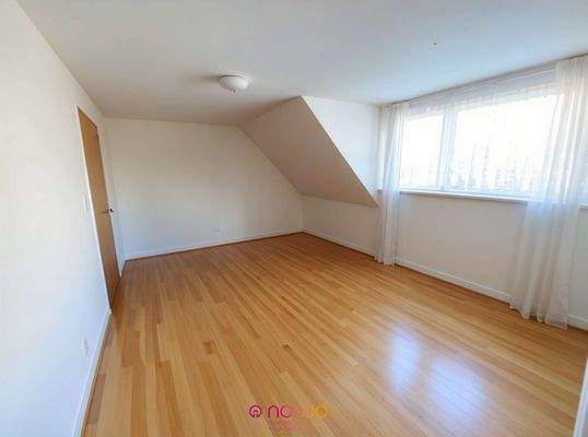 Schlafzimmer OG - Verbessert - (KI generiert)