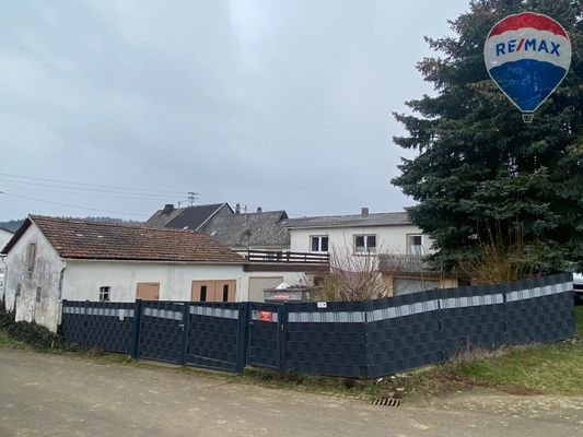 7. Hof   Eingezäunt