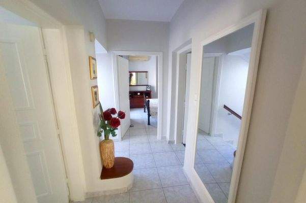 Kreta, Kavousi: Tolle Villa mit Pool, Meerblick und Olivenhain zu verkaufen