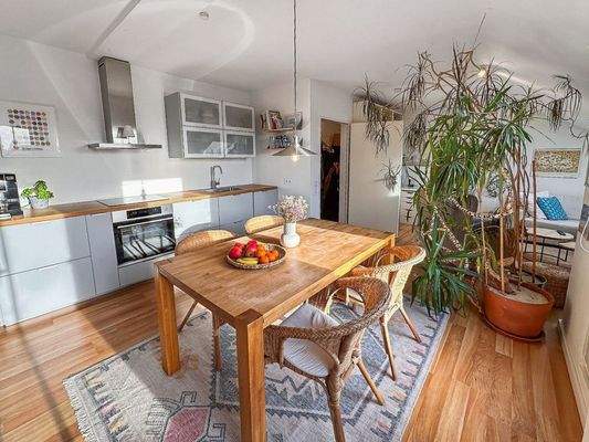 Essbereich und Küche Ansicht 2