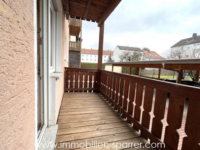 GERÄUMIGE 3-ZIMMER-WOHNUNG MIT BALKON IN WEIDEN