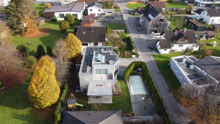 Wohnhaus mit Geschäftlokal in Weiler