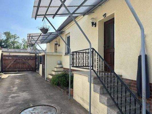 Eingang vom Innenhof