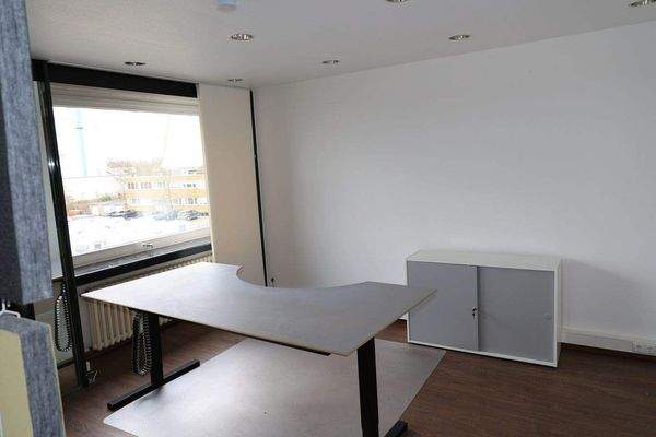 Büro2_Bild2.JPG