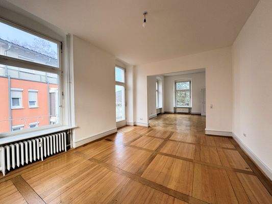 Wohnzimmer und Esszimmer