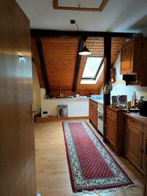 23) Wohnung II Wohnraum mit Pantryküche.jpg