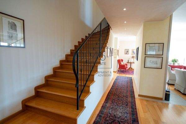 Exklusives Villenanwesen mit Seeblick in Garda - Gardasee