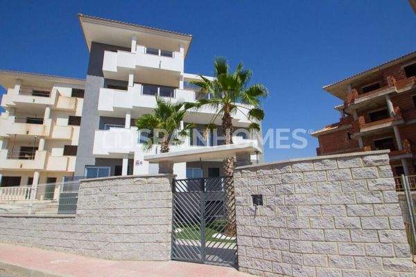 Apartments in a Complex with Communal Pool in Villamartin