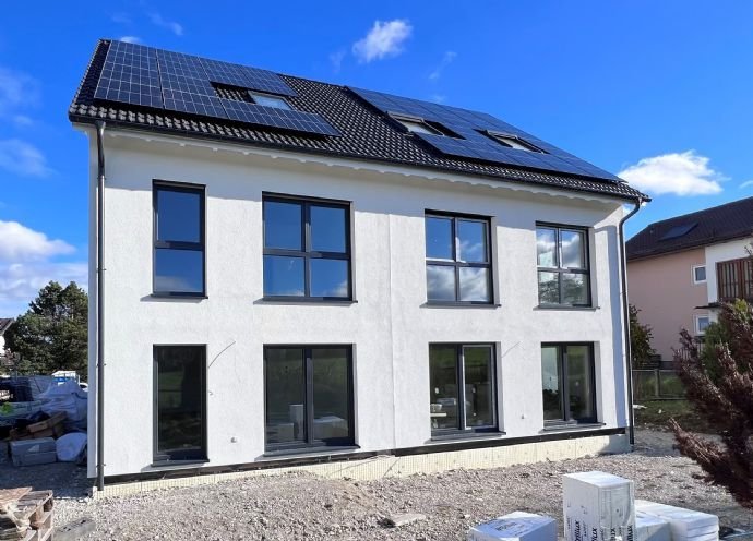 Helle Neubau-Doppelhaushälfte in Toplage von Peiting - KfW 40Plus - machen Sie sich unabhängig von steigenden Energiepreisen