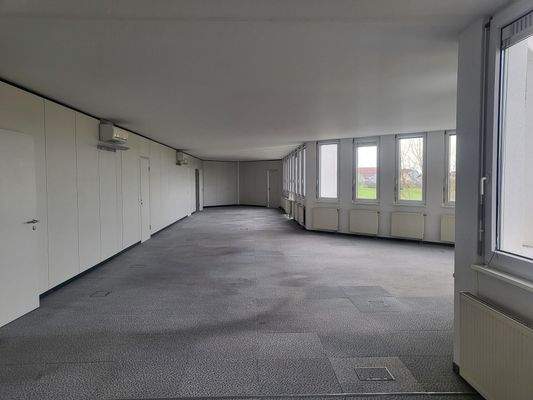 B Büro leer 1 OG.jpg