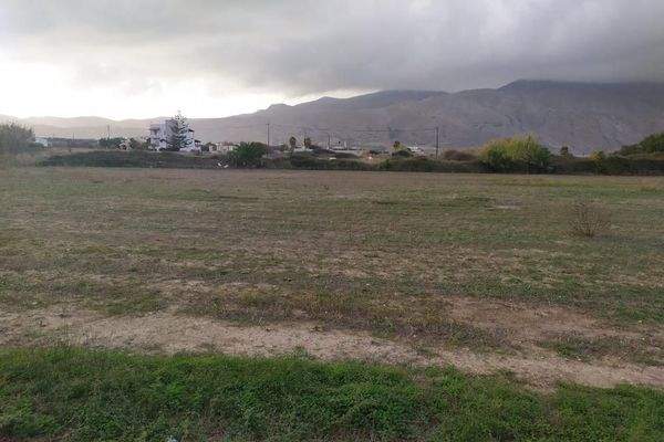 Kreta, Kissamos: Grundstück am Meer in Kasteli zu verkaufen. Außergewöhnliche Investitionsmöglichkeit