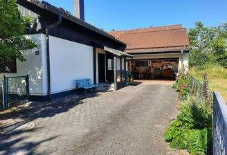 Nordseite_Einfahrt_Garage