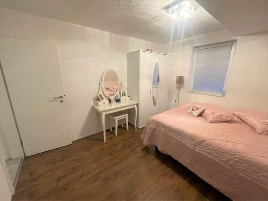 Schlafzimmer DG 