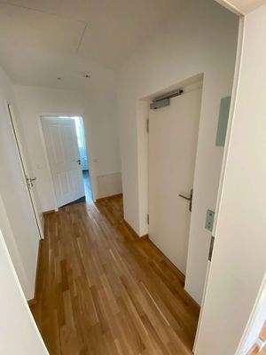 Flur mit Eingang Aufzug 