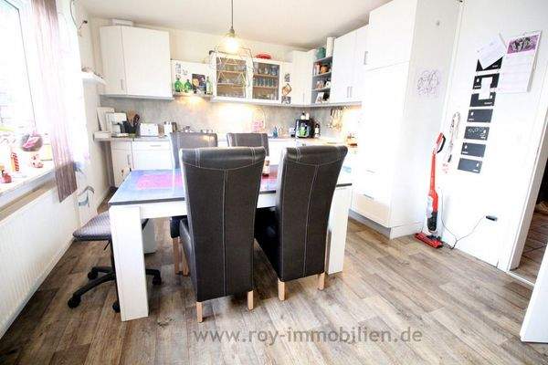 große, helle Küche....