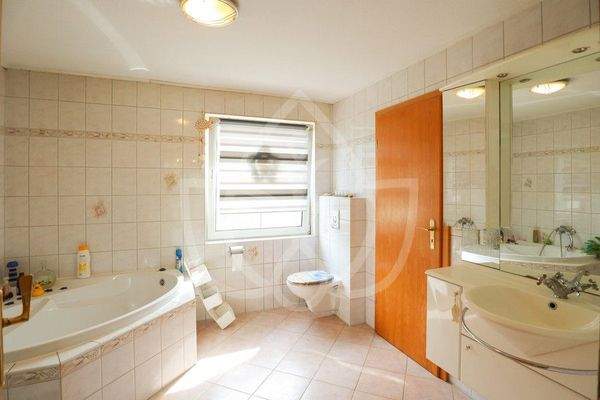 DG - Dusch- und Wannenbad