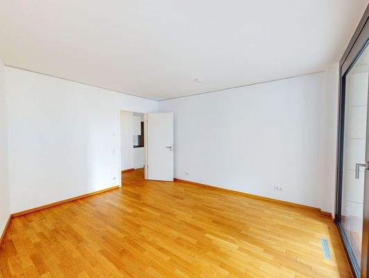 Geräumiges Schlafzimmer