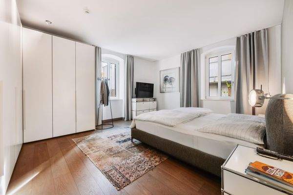 Schlafzimmer Eltern 1.JPG