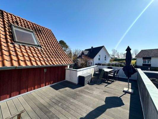 großen Dachterrasse mit ...