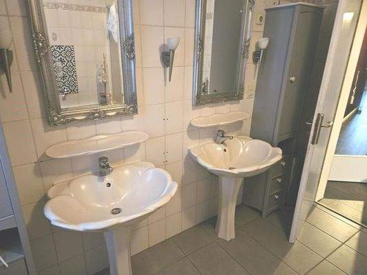 Bad 2. Bild im Erdgeschoss