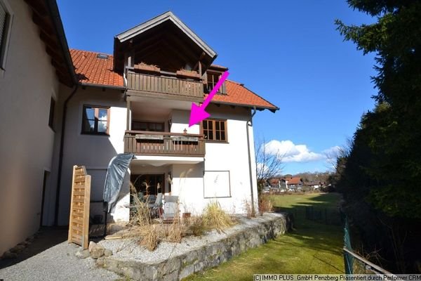 Blick auf den sonnigen Balkon