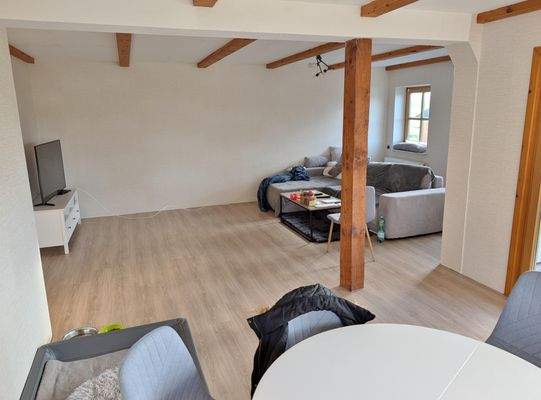 Wohnung im DG - Wohn-und Esssbereich mit...