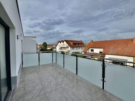 Balkon vor dem Wohn- / Ess- / Küchenbereich