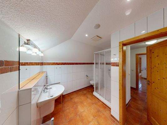 Duschbad im Dachgeschoss