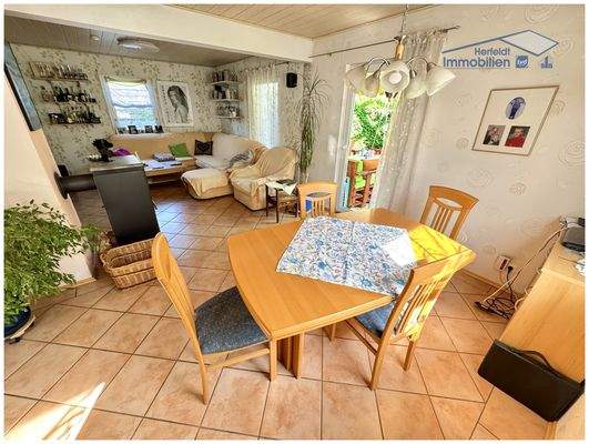 Helles Wohnzimmer