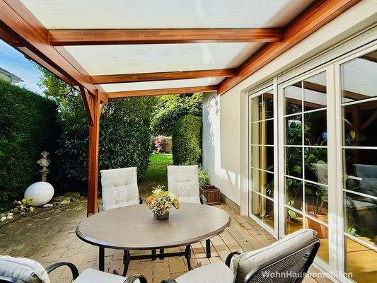 Überdachter Terrassenplatz