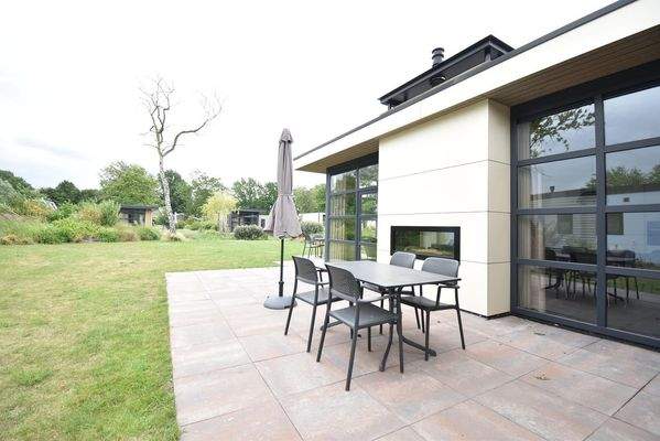 ferienhaus-kaufen-biddinghuizen-terrassen-durchsic