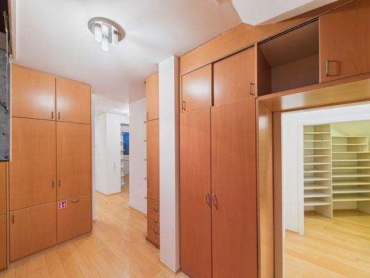 Ankleidezimmer 2 im 1. OG 