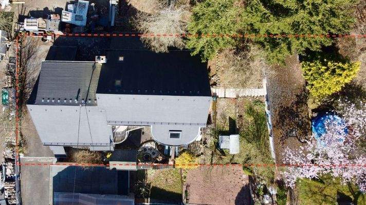 Aussenansicht2, Grundstücksverlauf