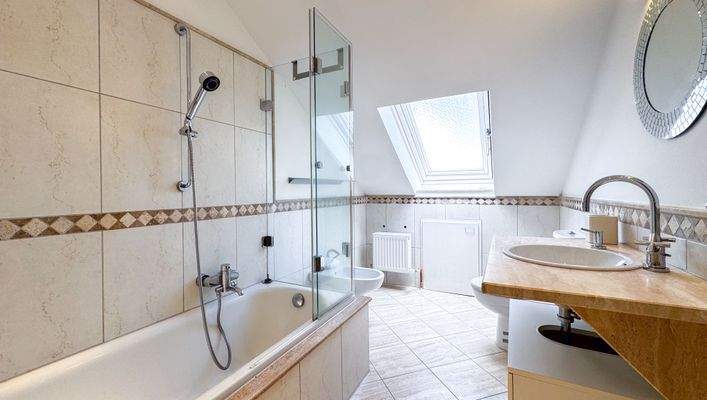 Badezimmer Dachgeschoss
