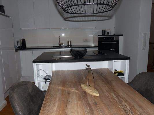 Kochinsel mit Essplatz