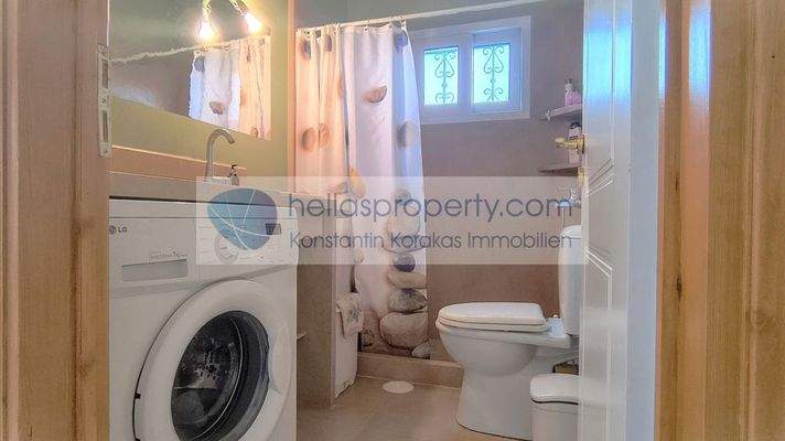 1afe42437b0b46359e0a0897f6612e15-original