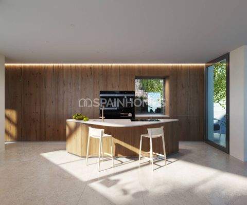 Elegant Southwest-Facing House in Exclusive Las Colinas Golf