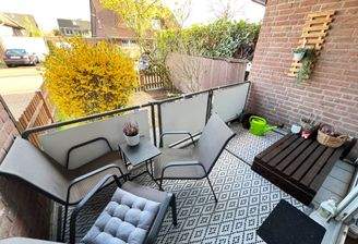 Whg 3 - Vorgarten mit Loggia