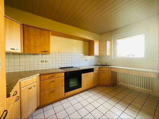 Küche mit Einbauten