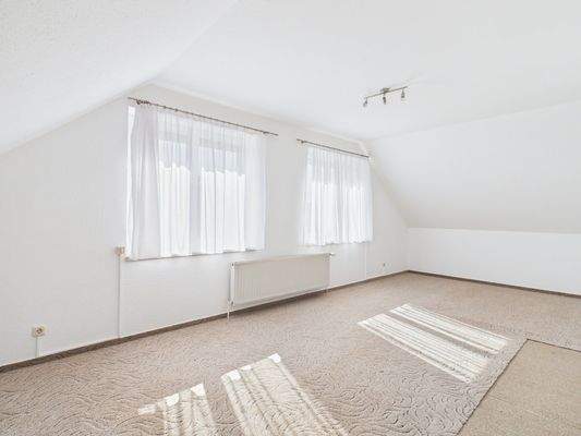 CAM01985G0-PR0092-STILL024