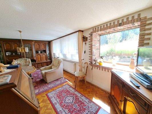 Wohnhaus - Wohnzimmer (EG)