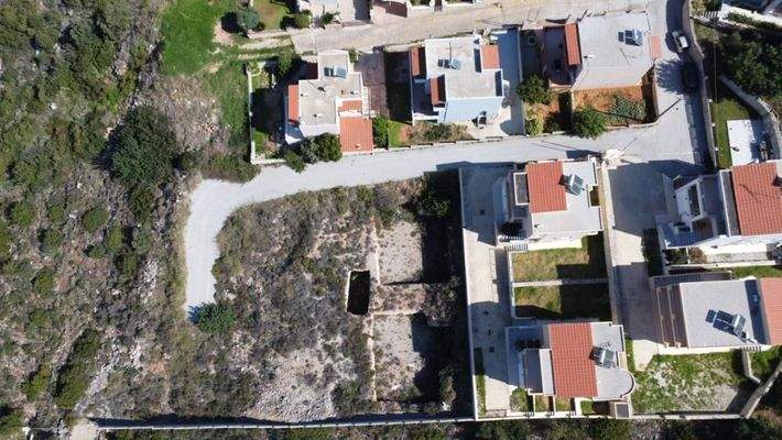 Kreta, Argoulides: Hügelgrundstück mit offenem Meerblick zu verkaufen