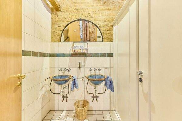 12 Toiletten Eventbereich.jpg