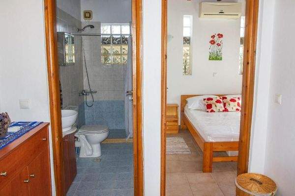 Kreta, Maleme: Traditionelles kretisches Haus zu verkaufen, nur wenige Schritte vom Strand entfernt