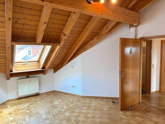 - Großes Schlafzimmer 2