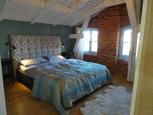 Großes Schlafzimmer