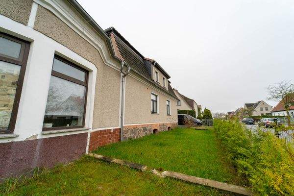 Außenansicht + Garten